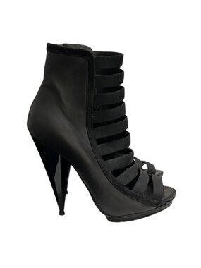 Gucci Black Elastic And Leather Isadora Gladiator Booties Size 39
